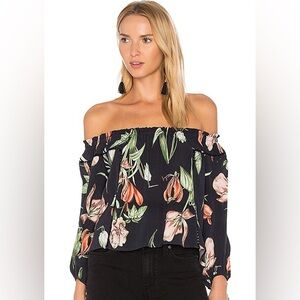 ASTR the label Chavelle Top in Black Multi Floral size medium